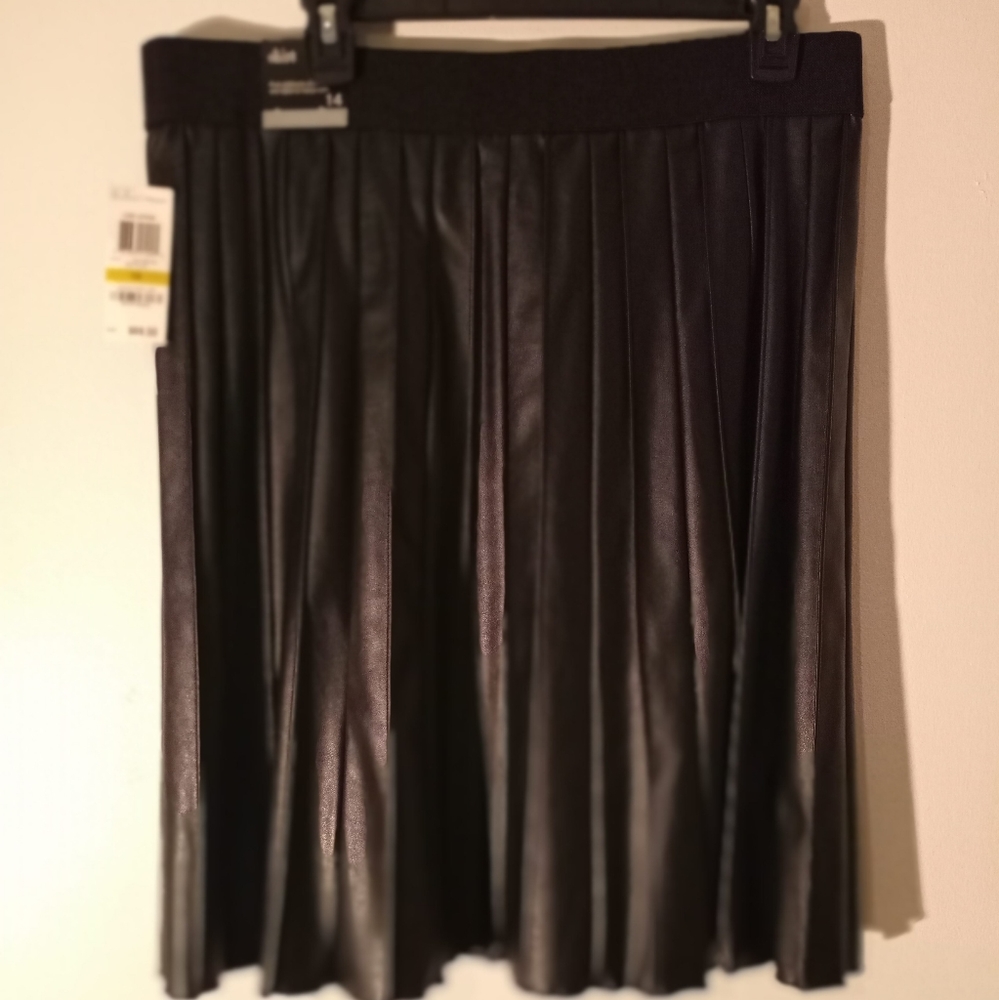 NWT ALFANI Faux Leather Skirt -Size (14)